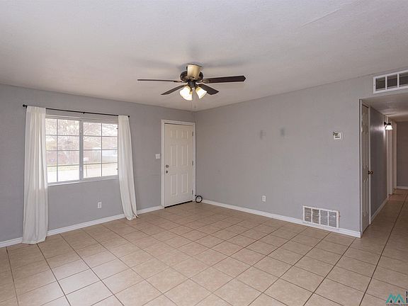 3rd image of 1104 W Yucca Ave
