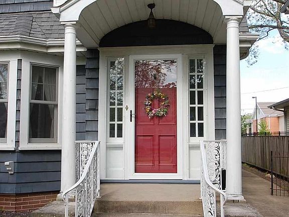 2nd image of 1011 N Edgehill Ct