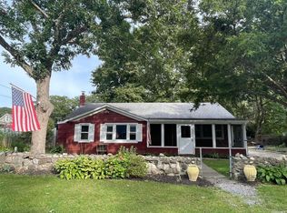 27 4th St, Moriches, NY 11955