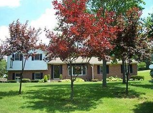 6158 Bridlewood Dr, Fairview, PA 16415
