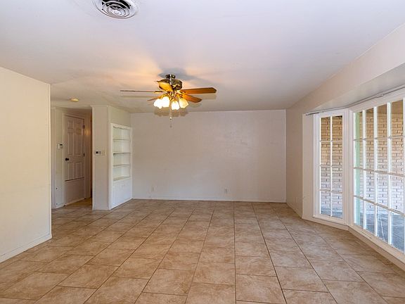 4th image of 1120 Arcadia Dr