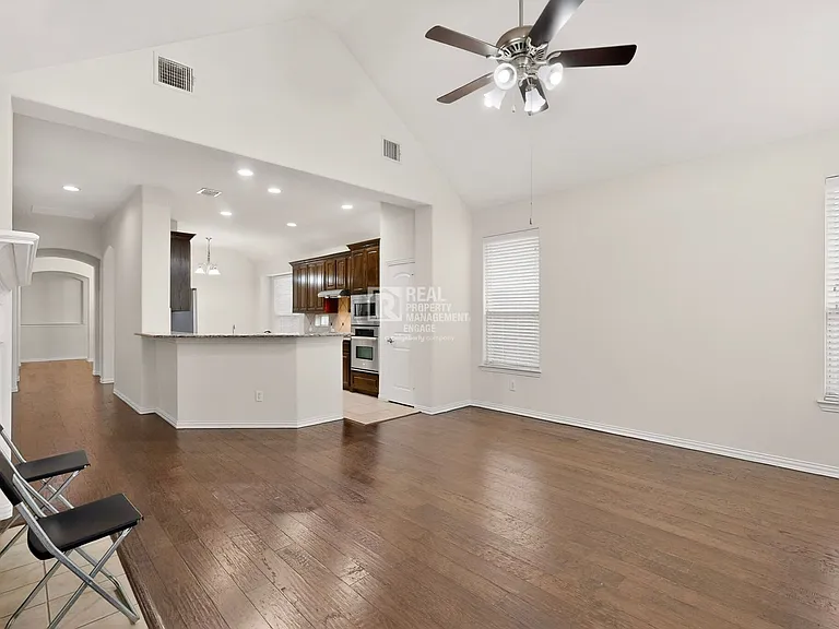 963 Cougar Dr — Photo 14