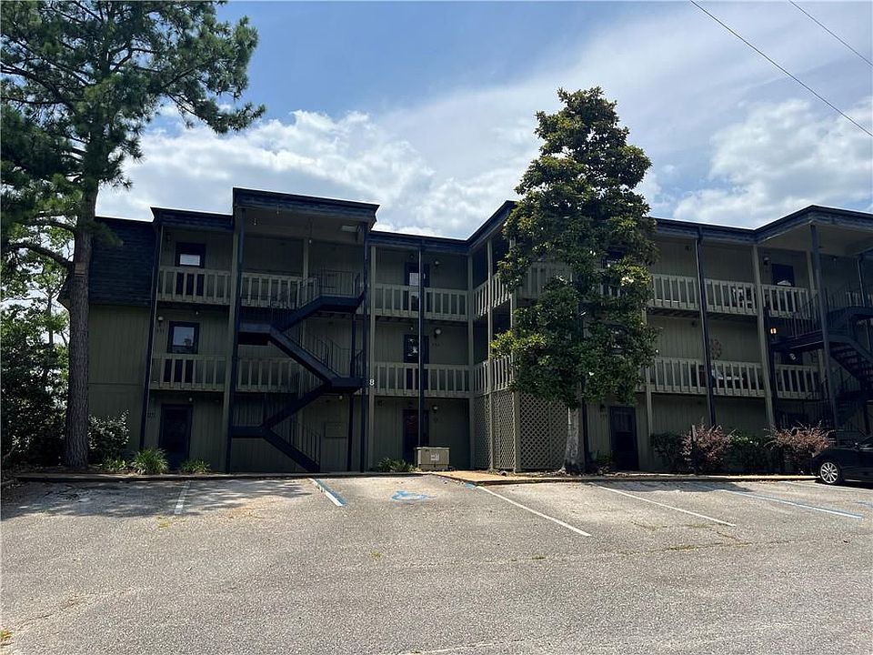1st image of 332 Riverbend Dr #332