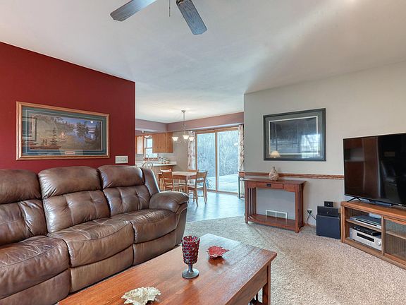 4th image of W308N5584 Windrise Cir