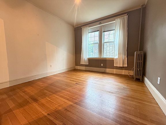 5th image of 15 Colliston Rd APT 5
