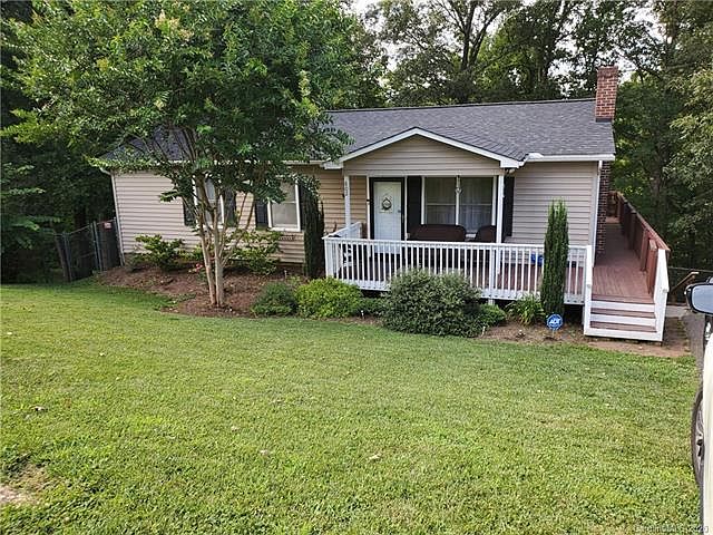 1st image of 802 Skie Cir SE