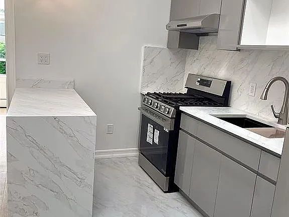 5th image of 1110 Cypress Ave #2B