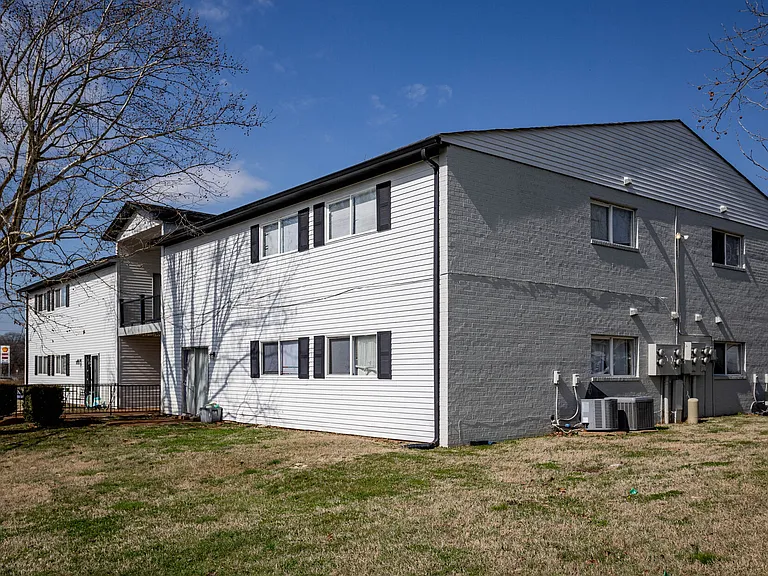 Brookwood Apartments — Photo 35
