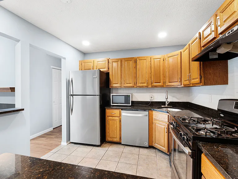 189 Irving Pl #189 — Photo 5