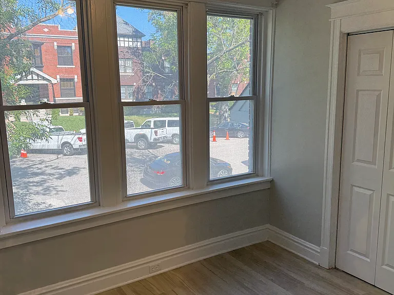 4544 Chouteau Ave #1E — Photo 3