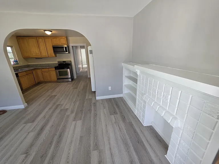 270 Newport Ave #B — Photo 2