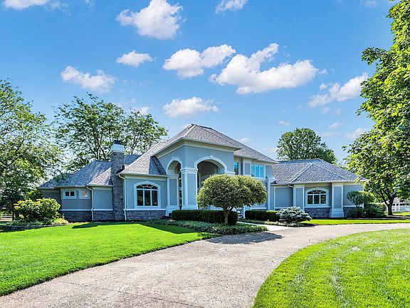 2nd image of 15909 Oak Park Ct