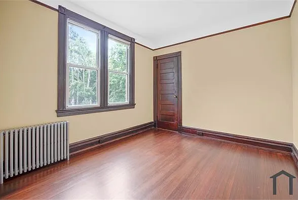 661 Van Duzer St #B — Photo 5