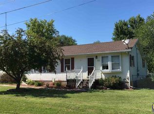 112 Center St, Carbondale, KS 66414