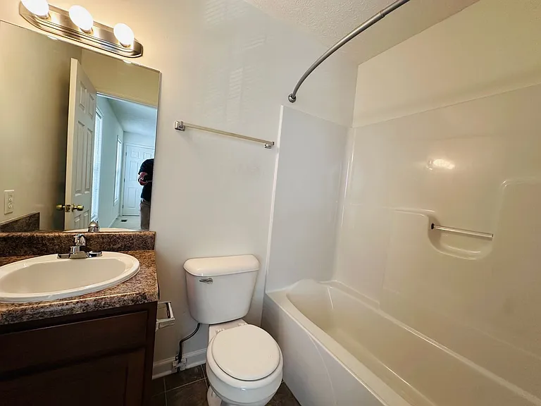 15 Station Ln NE — Photo 6