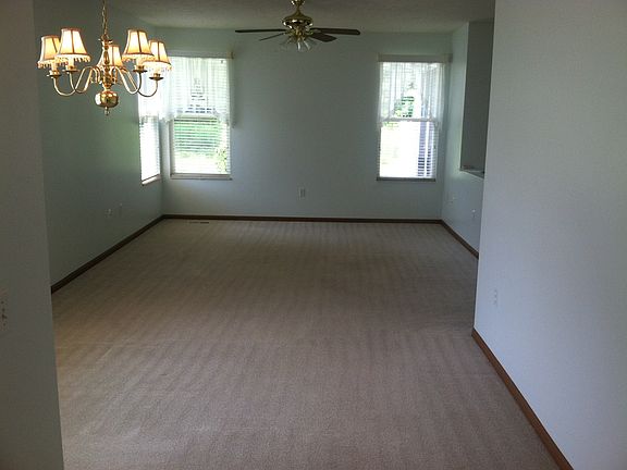 4th image of 2222 Langford Ln