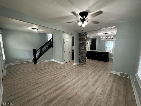 4th image of 3716 W 42nd St