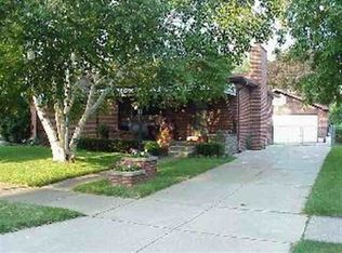 2955 Maidstone Ave, Trenton, MI 48183