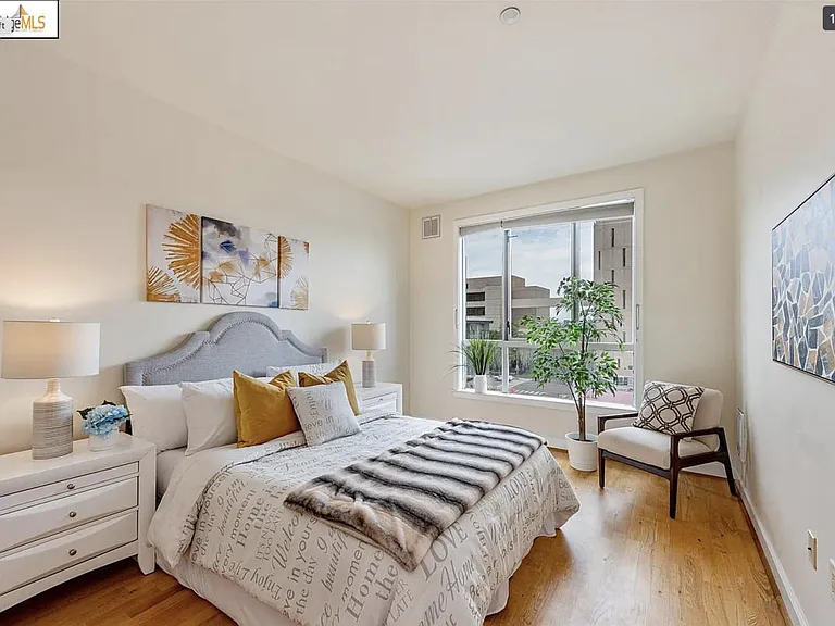 585 9th St #521 — Photo 9
