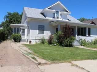 1215 Palmer St, Miles City, MT 59301