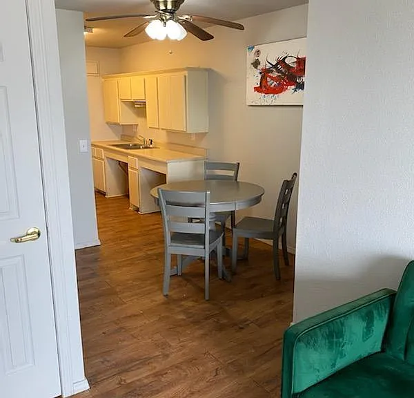 716 S County Line Rd #4 — Photo 3