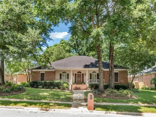 7690 Bedford Ct, Mobile, AL 36695