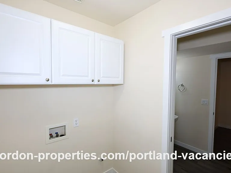 5407 SE 121st Ave — Photo 8