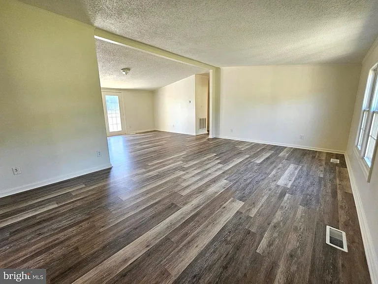 8099 James Monroe Hwy — Photo 2