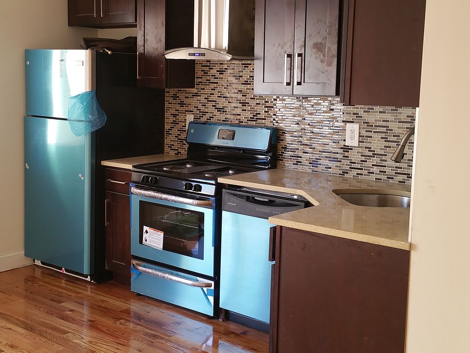 1st image of 14337 Farmers Blvd
