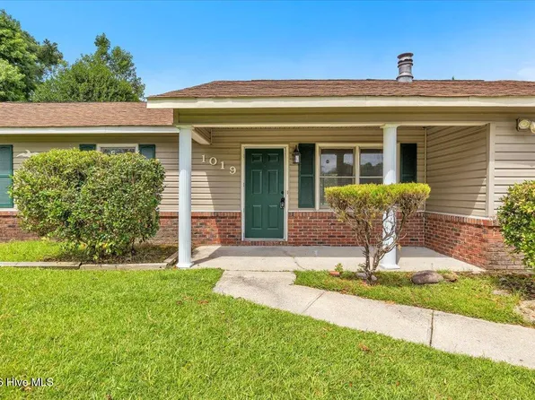 1019 Blue Leaf Pl, Jacksonville, NC 28546