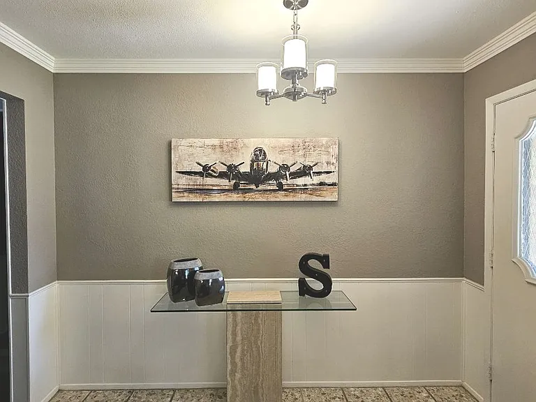 2418 Helena Cir — Photo 12