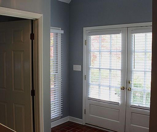3rd image of 3114 Oxford Dr