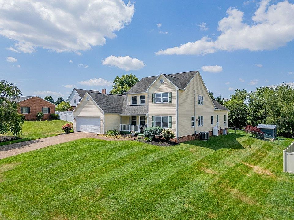 1st image of 3345 Redbud Ln