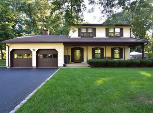 1 Francine Pl, Oak Ridge, NJ 07438