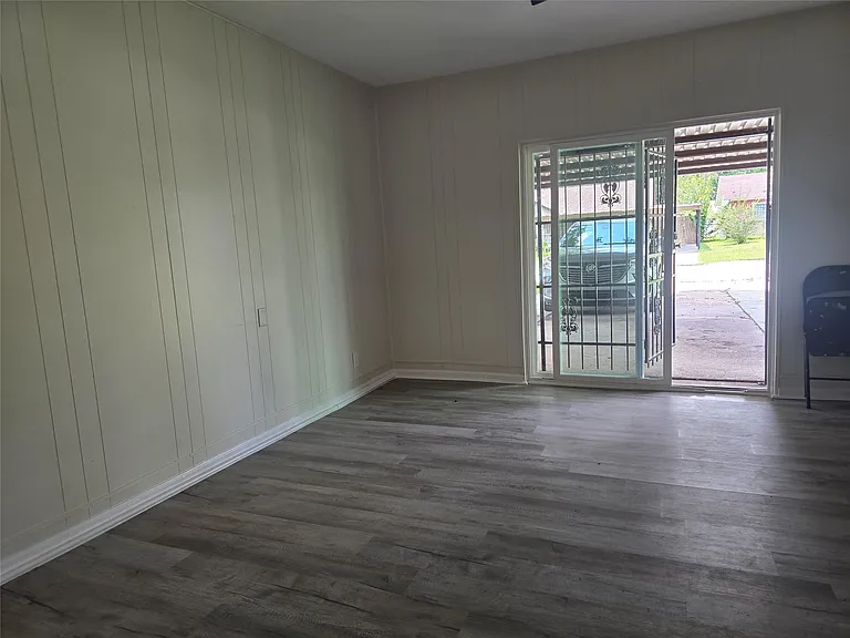 10518 Royal Oaks Dr — Photo 17