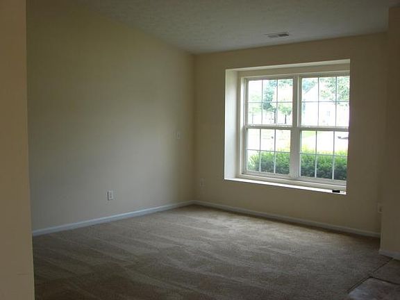 5th image of 385 Deer Run Dr