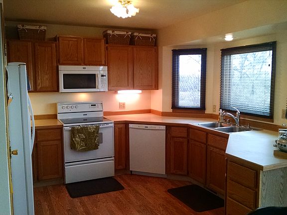 Kitchen with bay window