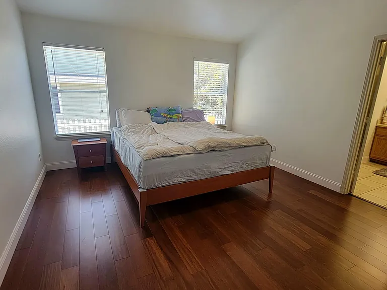 4210 Mather — Photo 15