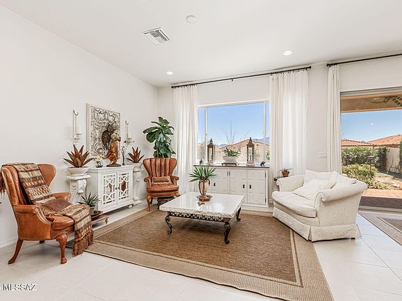 3rd image of 754 N Camino Colina Del Pino