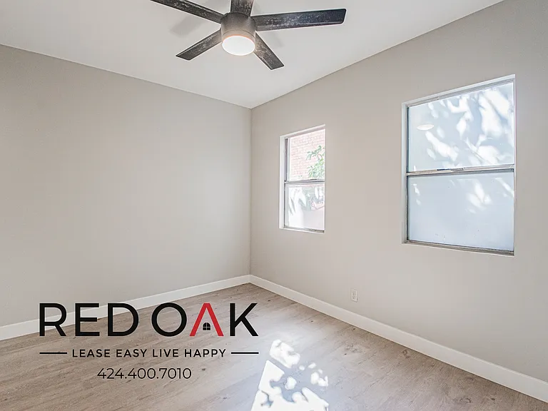 424 E 20th St #424.5 — Photo 4