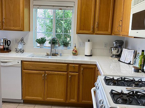 3rd image of 11549 Park Ln