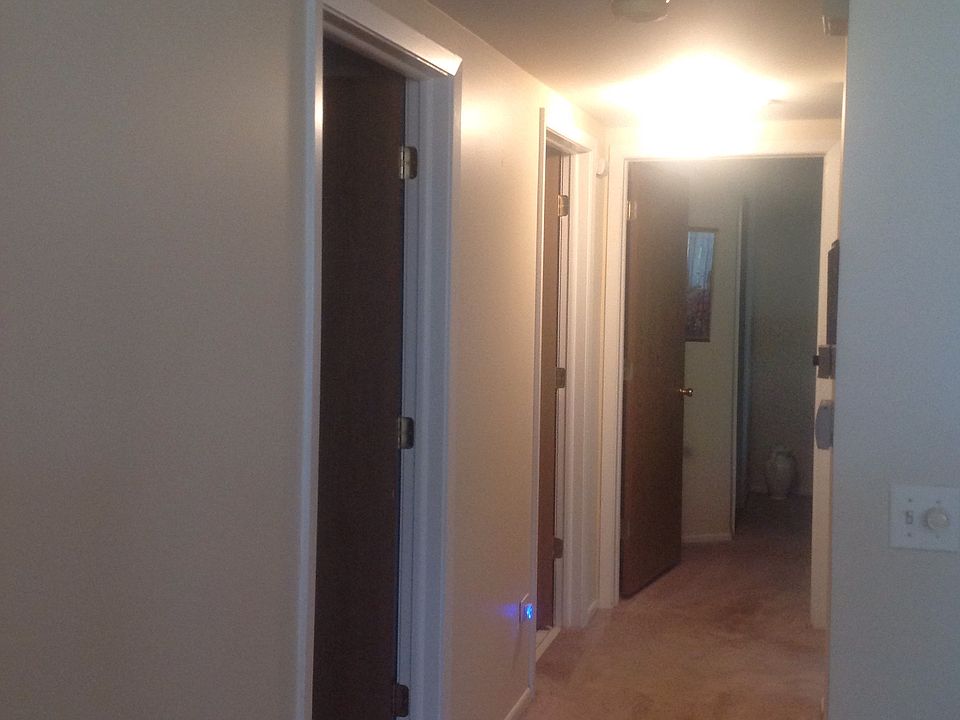 1st image of 454 Mayflower Ln Unit 4