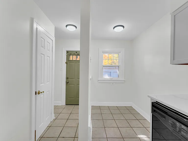 3630 Bainbridge Rd — Photo 13