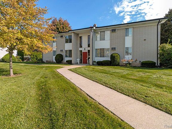 3rd image of 26740 Joy Rd APT D1