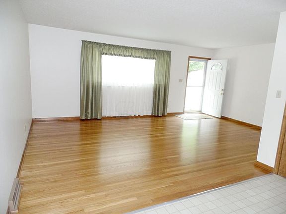 5th image of 546 King Ave
