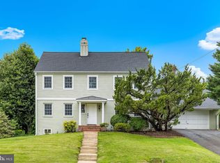 404 Crown View Dr, Alexandria, VA 22314