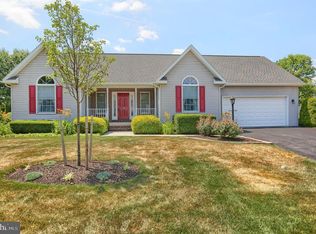 15 E Eppley Dr, Carlisle, PA 17015