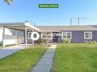 2848 S Grape Way, Denver, CO 80222
