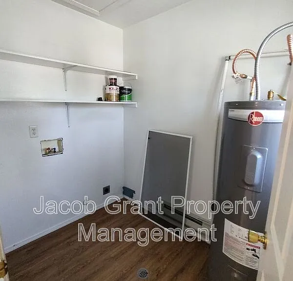 385 Golden St #4 — Photo 7