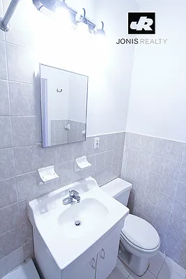 Rented by Jonis Realty | media 21